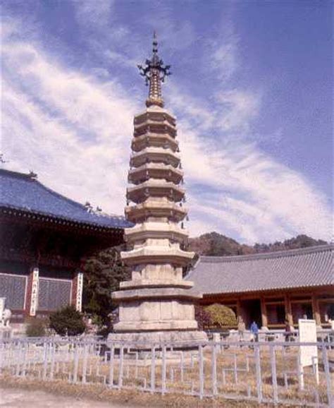 Die Hwanguk Cheongjeon:  Ein Blick auf die Goryeo-Periode und den Aufstieg des Buddhismus